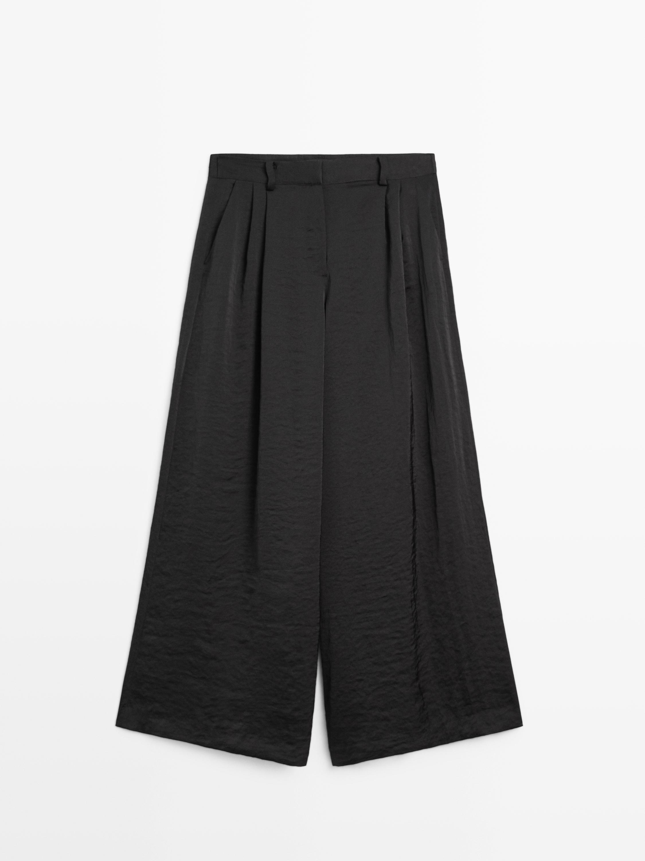 Flowing wide-leg trousers with darts